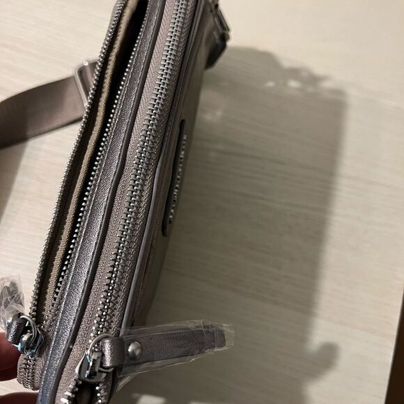 Sydney Love Cross Body Cluch Bag​​​ - Picture 5 of 6